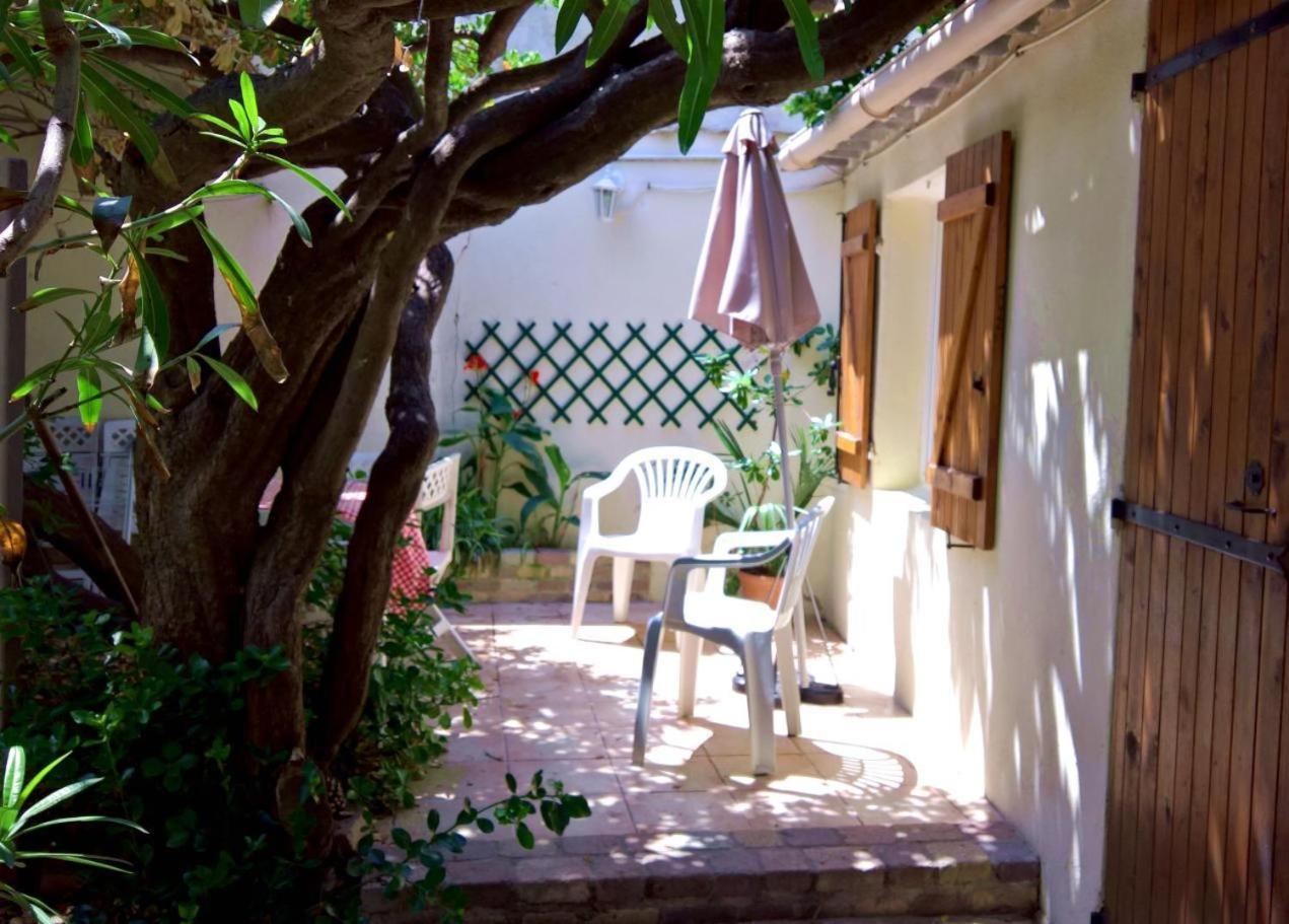 Logement Climatise Avec Jardin Et Parking Pour 2 Personnes En Bord De Plage ラシオタ エクステリア 写真